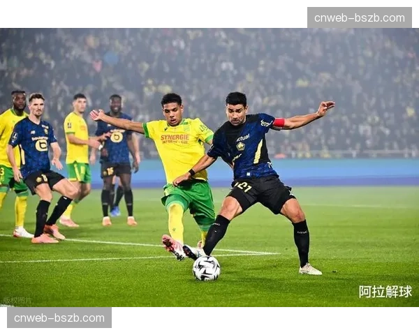 精彩瞬间:马赛边锋一条龙突破后助攻队友得分 精彩瞬间:马赛边锋一条龙突破后助攻队友得分