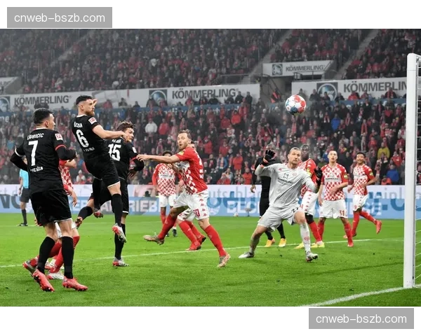 欧联杯资格争夺白热化,法兰克福与弗赖堡直接对话