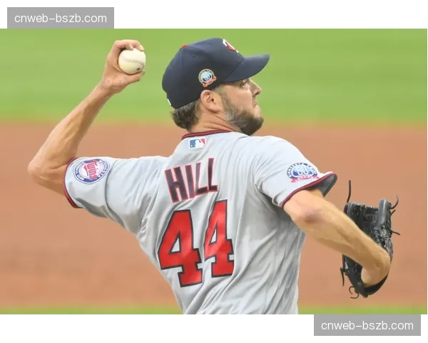 小熊队先发投手斯特罗马一安打完封红雀，送出13次三振