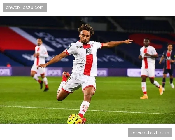 深度分析:马竞1-1战平赫罗纳一役中的战术博弈与换人调整 深度分析:马竞1-1战平赫罗纳一役中的战术博弈与换人调整