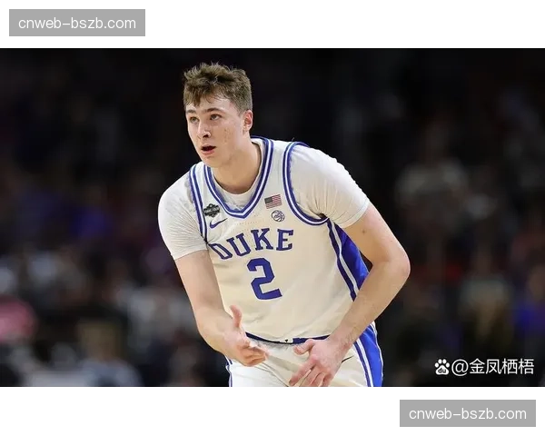 基德末节遭驱逐,为弗拉格判罚与裁判激烈争执 基德末节遭驱逐,为弗拉格判罚与裁判激烈争执